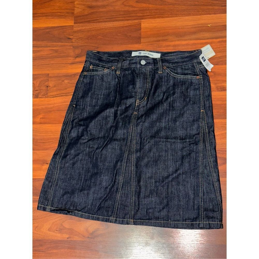 NEW WITH TAGS Gap Y2K Jean Skirt Dark Wash Denim Size 8 A-Line GOOD CONDITION